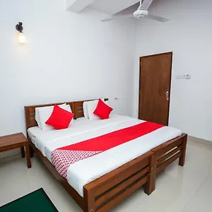 Oyo 438 Sarala Hotel